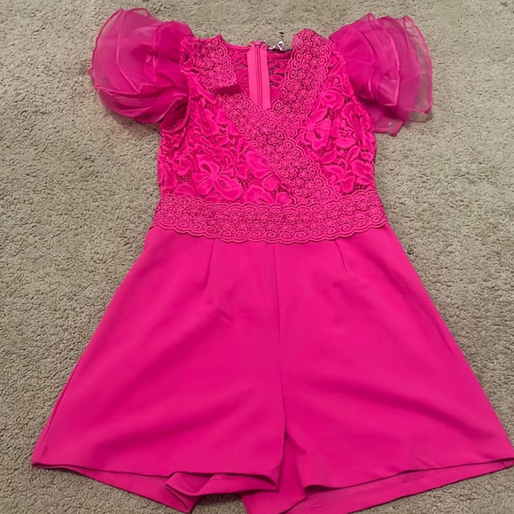 Pink lace romper - Picture 1 of 3